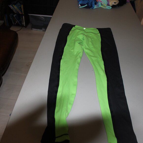 Green & Black Lululemon Leggings Size 8 - Picture 7 of 9
